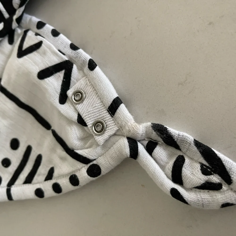 Set of 2 Spearmint Love Muslin Bandana Bibs – Black & White Mud Cloth Print NWOT